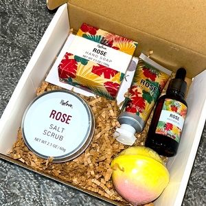 Body And Earth BFF Love Gift Box